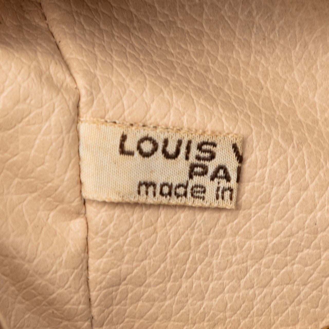 Louis Vuitton Monogram Trousse Toilette 28 Bruin