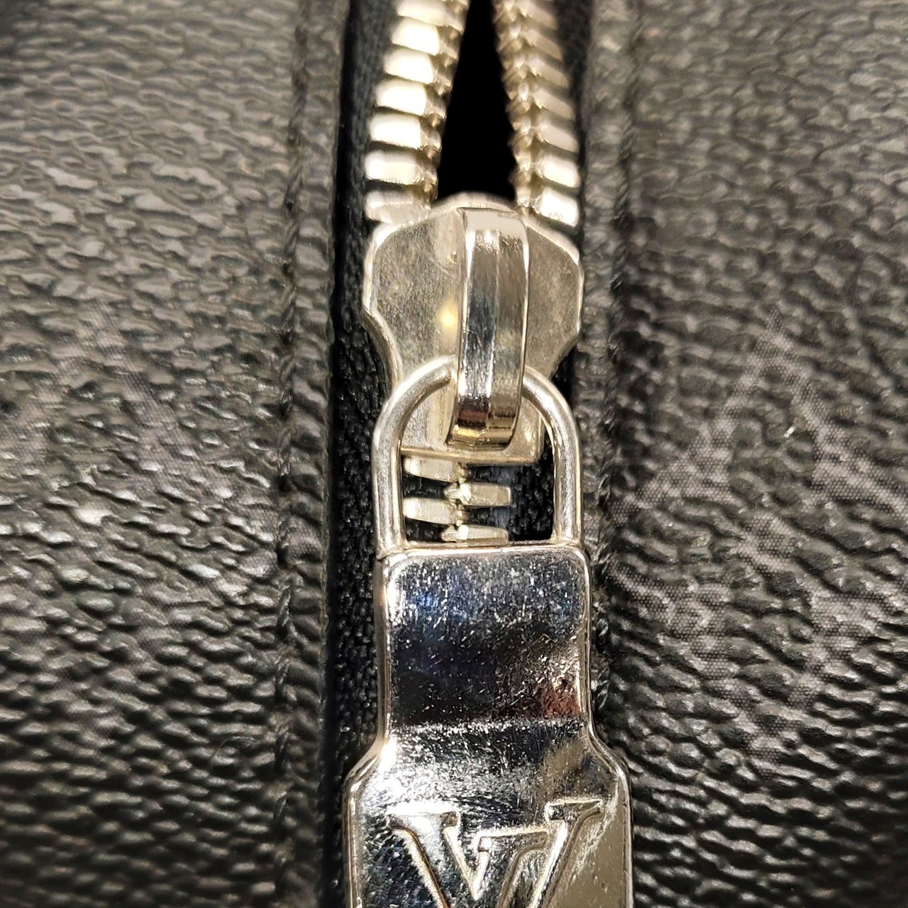 Louis Vuitton Epi Monogram Danube PM Blauw