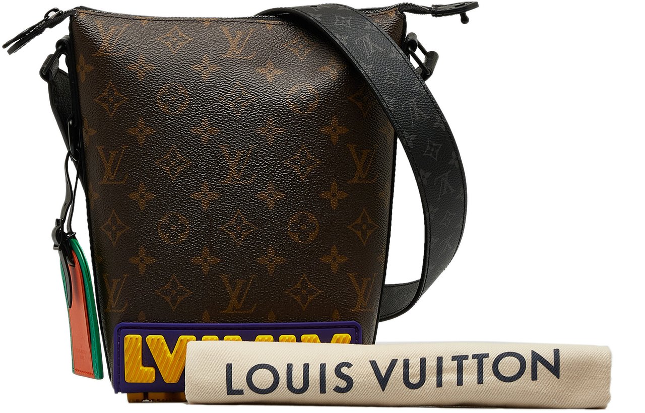Louis Vuitton Monogram LV Rubber Cruiser Bruin