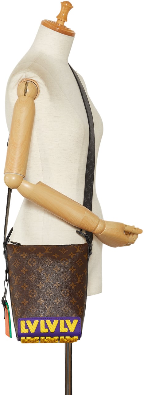 Louis Vuitton Monogram LV Rubber Cruiser Bruin