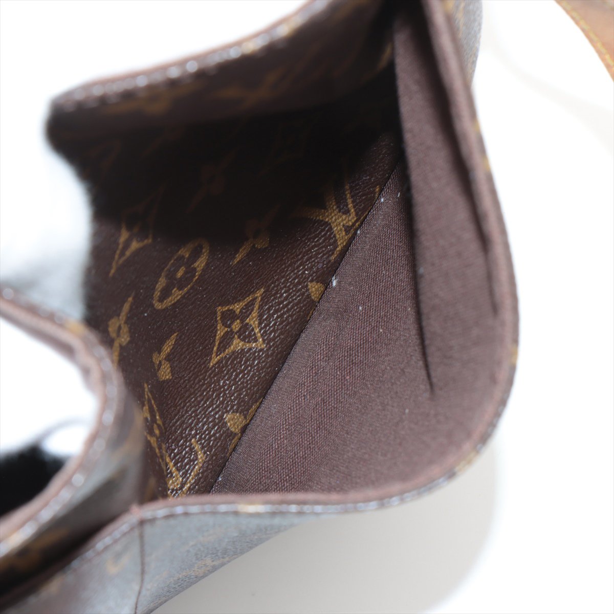 Louis Vuitton Menilmontant Handbag Monogram Canvas MM Bruin