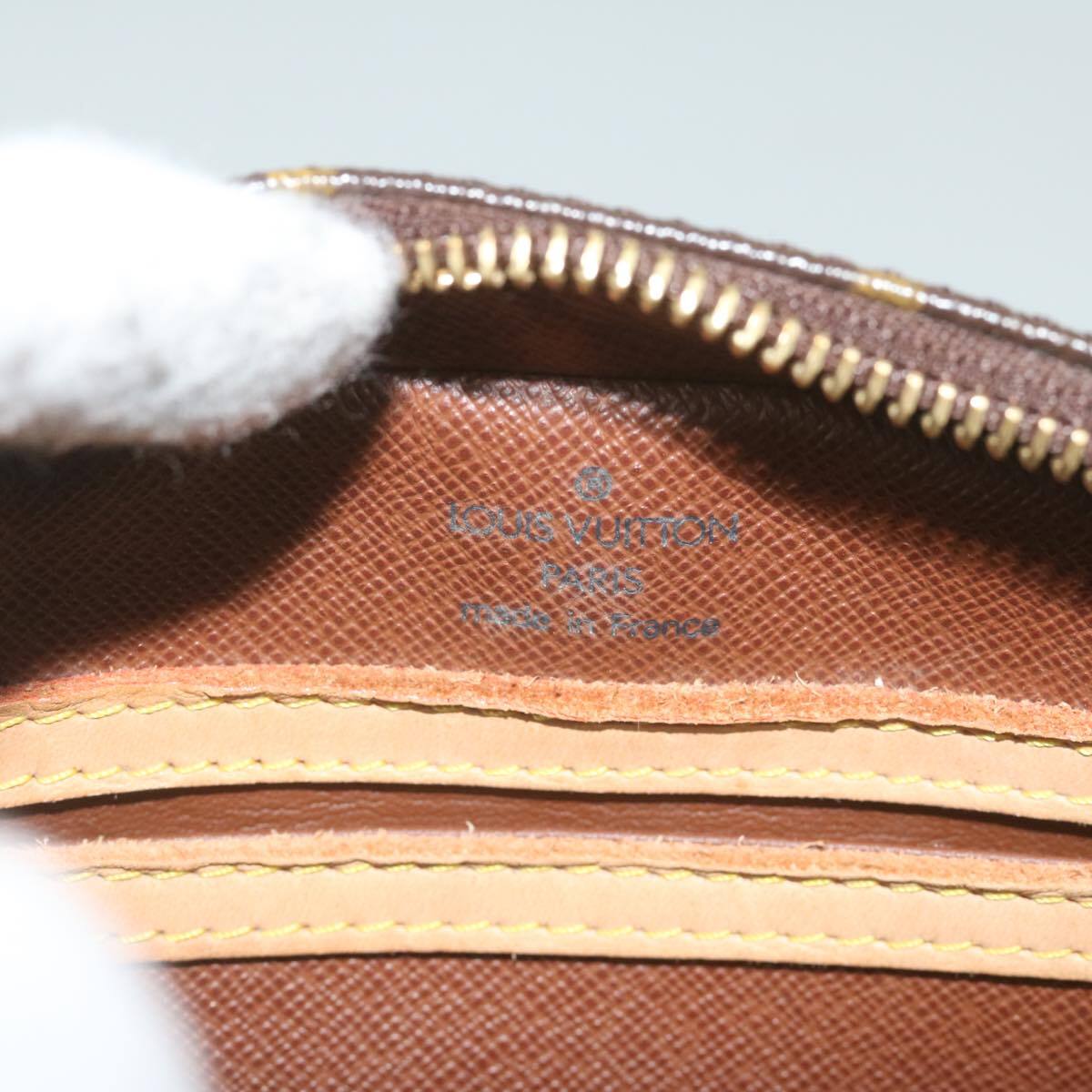 Louis Vuitton Louis Vuitton Blois Handbag Monogram Canvas Bruin