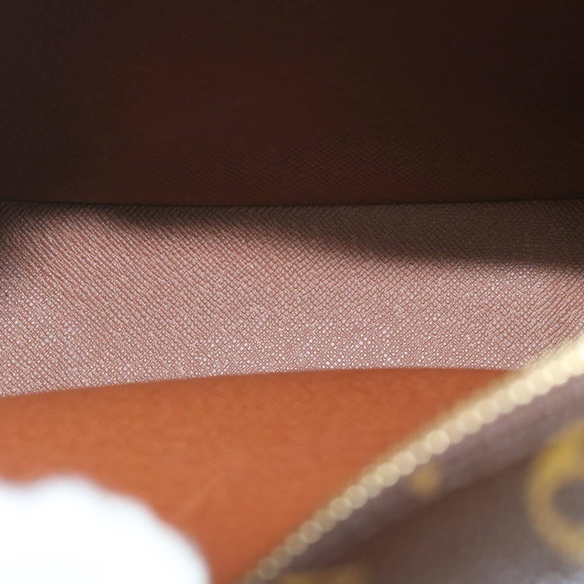 Louis Vuitton Louis Vuitton Blois Handbag Monogram Canvas Bruin