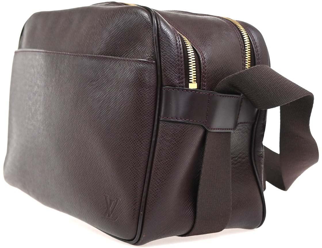 Louis Vuitton Reporter Taiga Leather PM Bruin