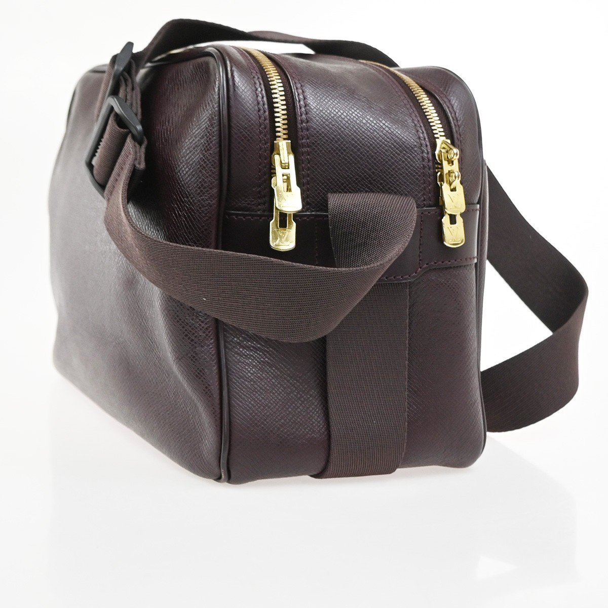 Louis Vuitton Reporter Bag Taiga Leather PM Bruin