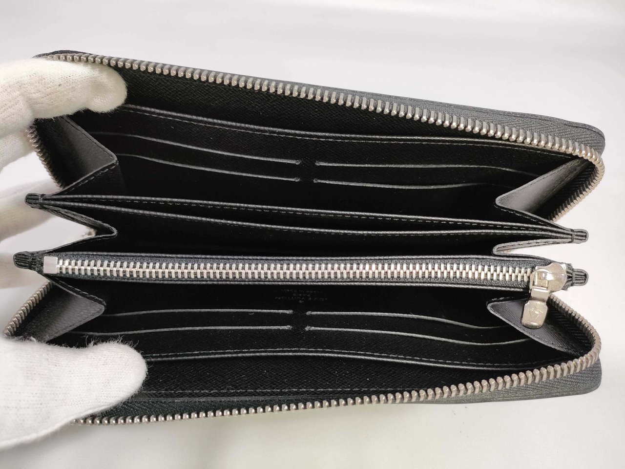 Louis Vuitton Louis Vuitton Zippy Wallet NM Epi Leather Zwart