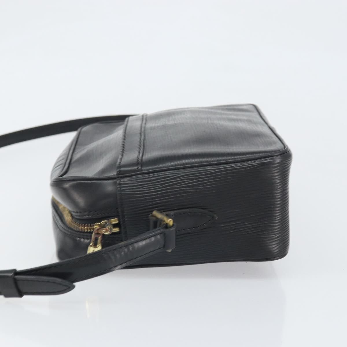 Louis Vuitton Louis Vuitton Trocadero Handbag Epi Leather 27 Zwart