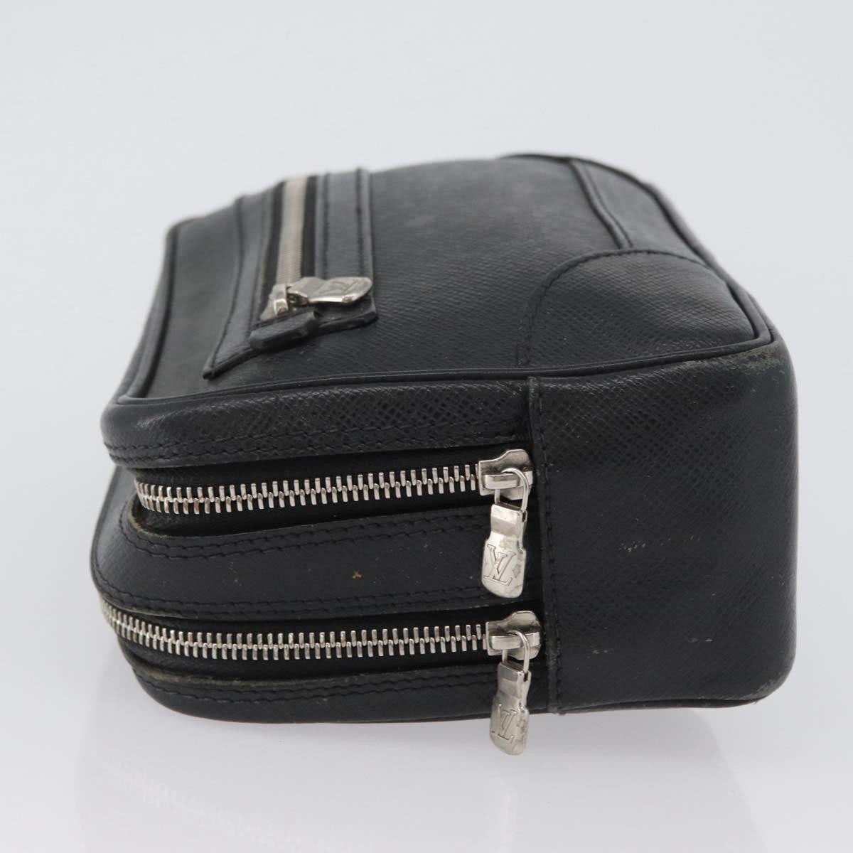 Louis Vuitton Louis Vuitton Pavel Handbag Taiga Leather Zwart