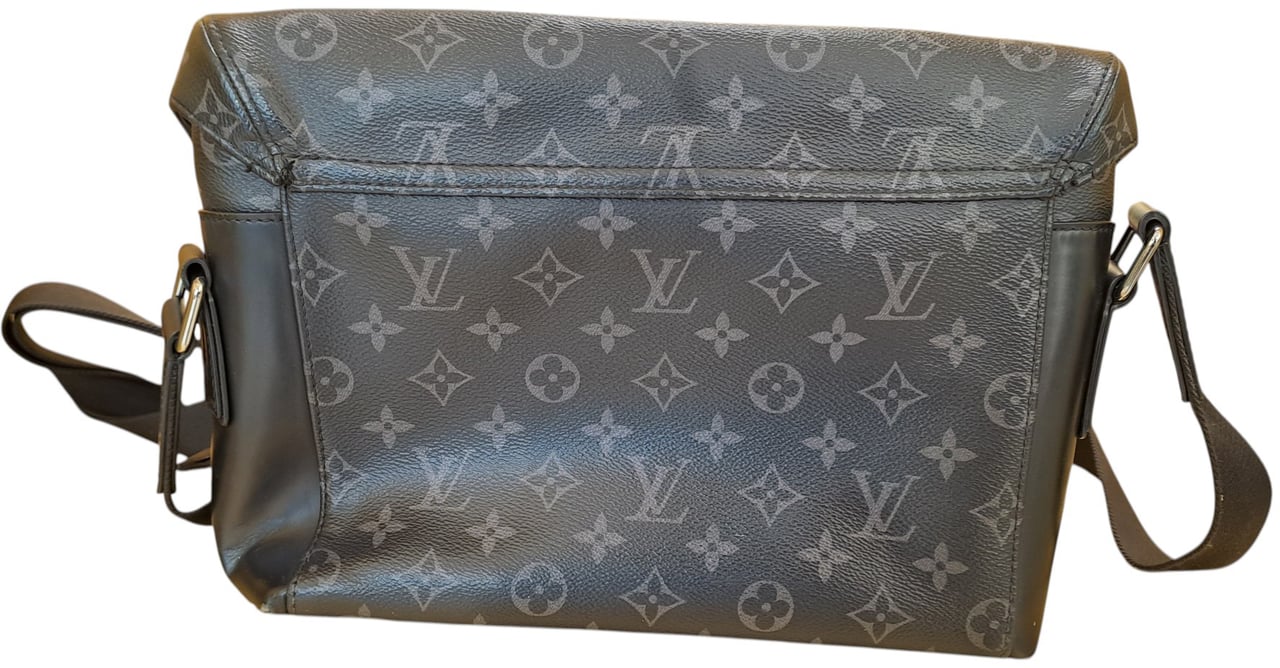 Louis Vuitton Voyager Messenger Monogram Eclipse Canvas PM Zwart