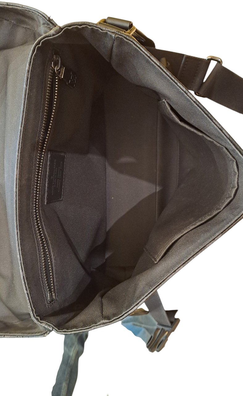 Louis Vuitton Voyager Messenger Monogram Eclipse Canvas PM Zwart