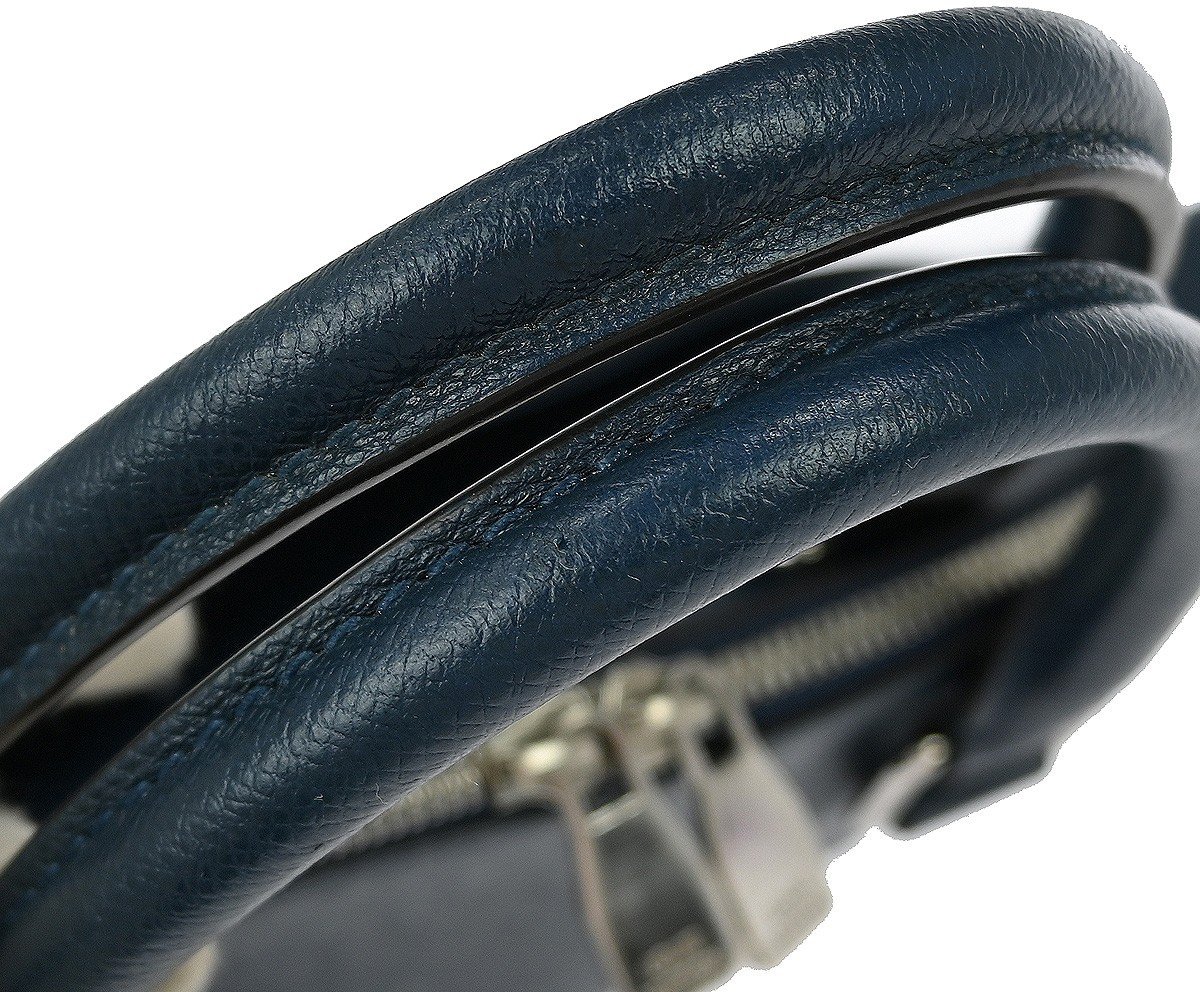 Louis Vuitton Grigori Tote Taiga Leather Blauw