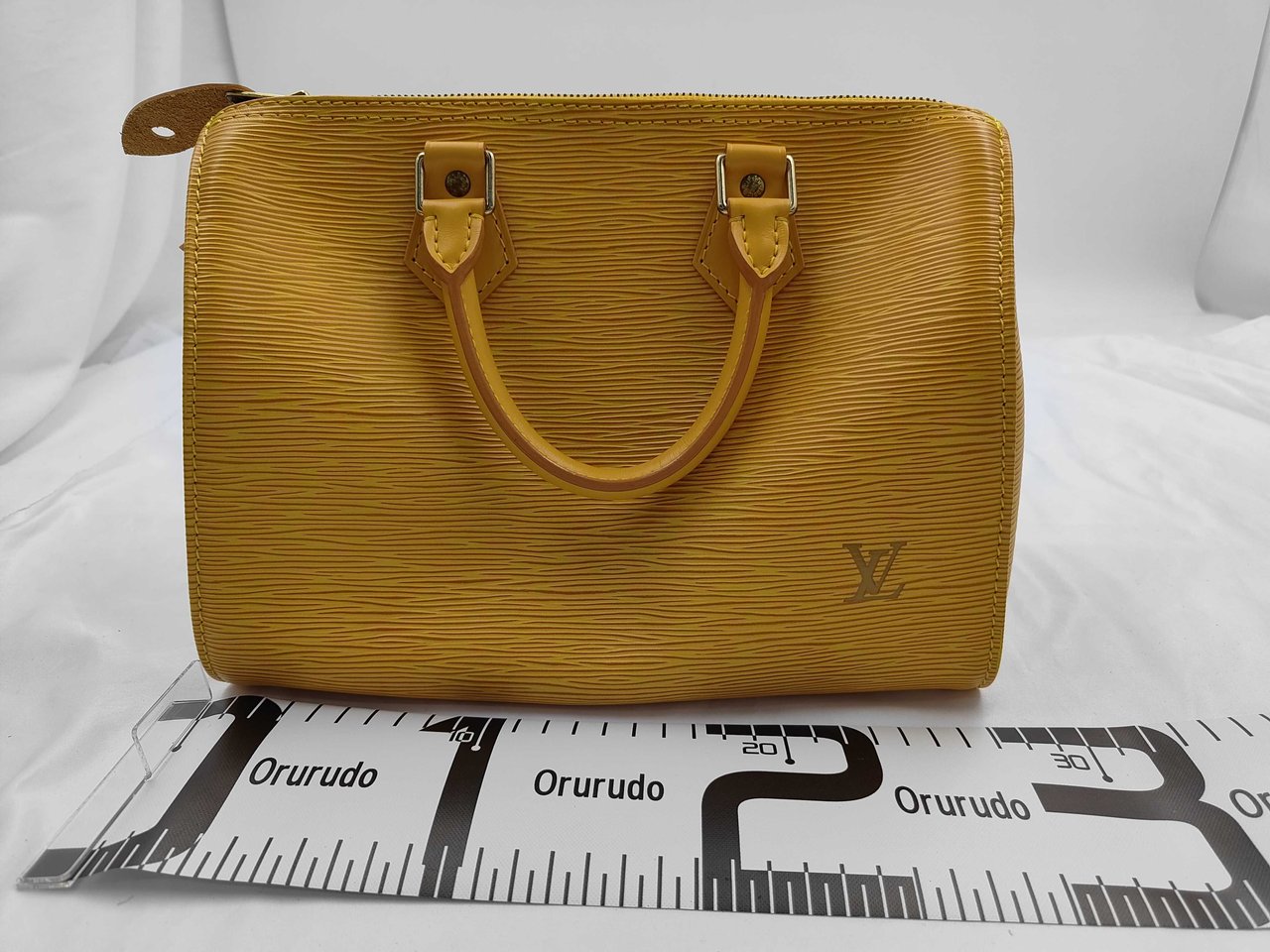 Louis Vuitton Wallet epi epi leather medium Geel