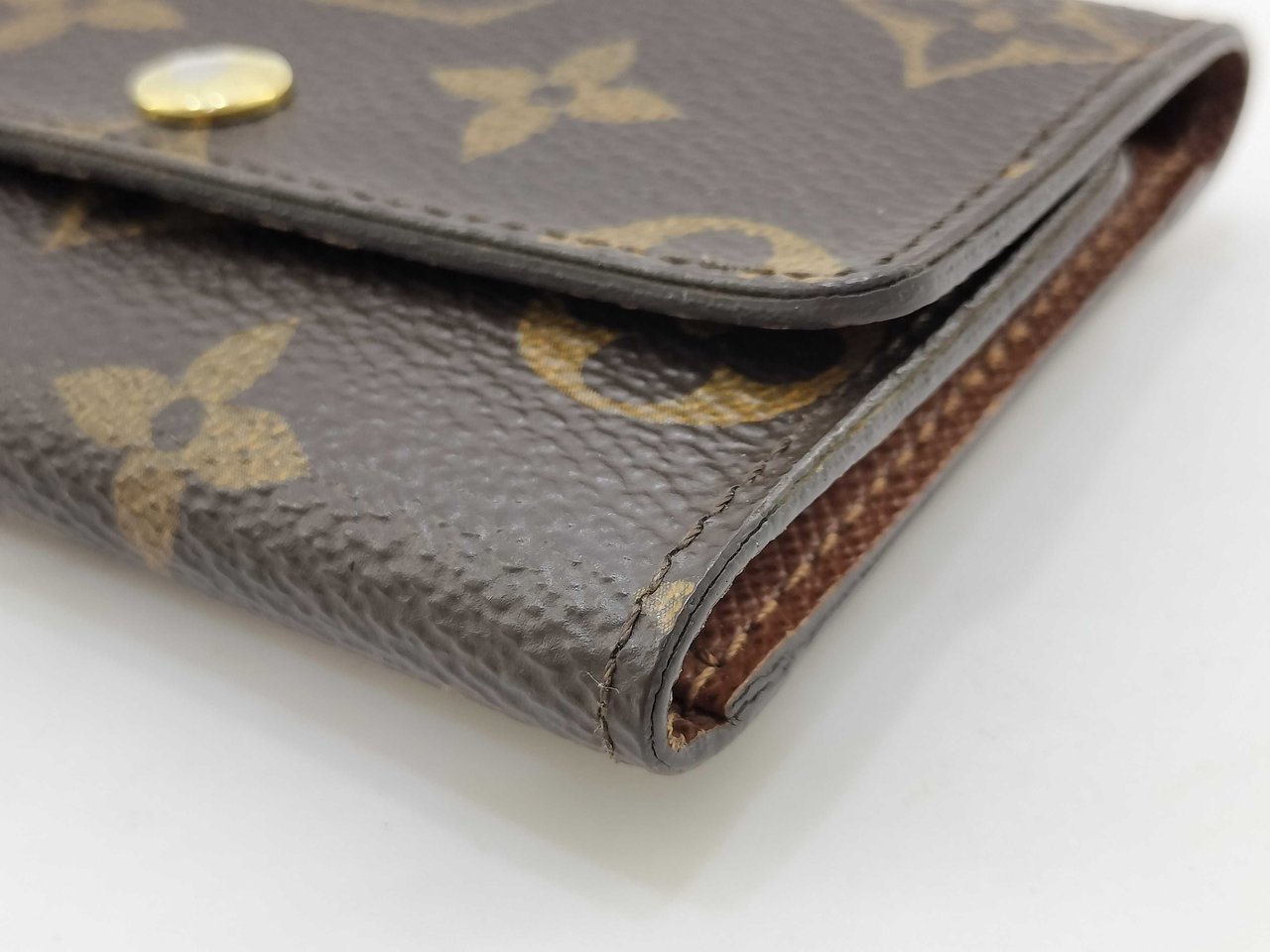 Louis Vuitton Ludlow Wallet Monogram Canvas Bruin