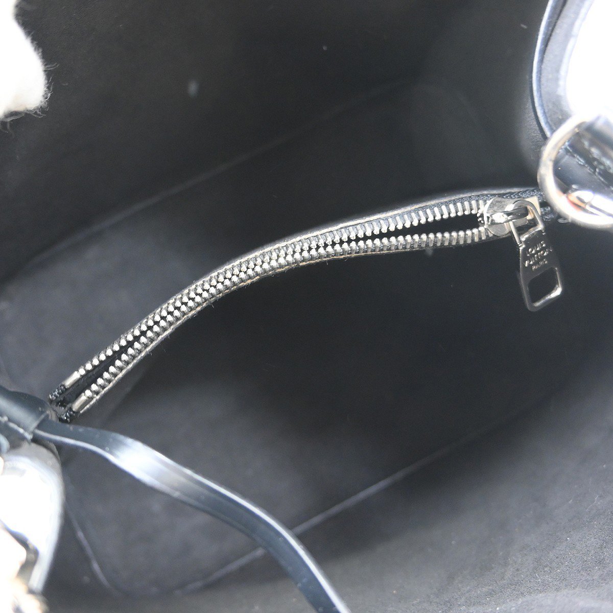 Louis Vuitton NeoNoe Handbag Epi Leather MM Zwart