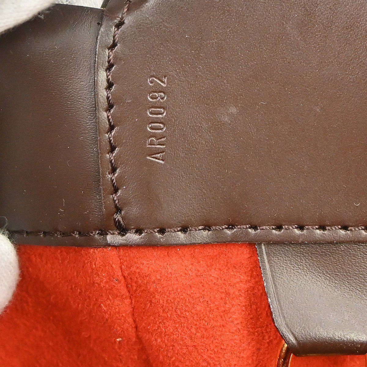 Louis Vuitton Sarria Damier Vertical Bruin