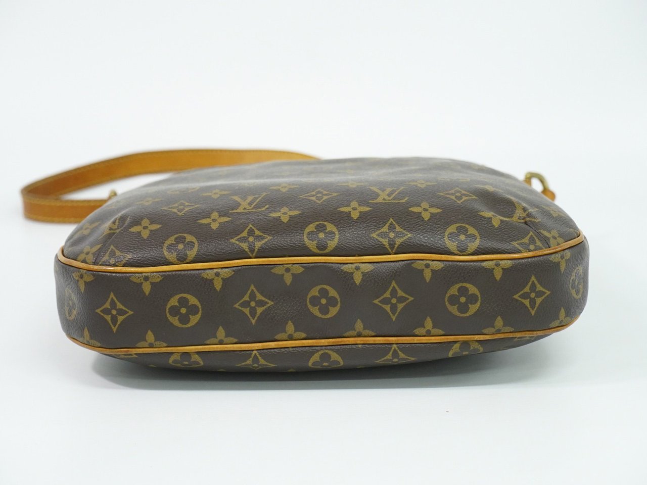 Louis Vuitton Odeon Monogram Canvas MM Bruin