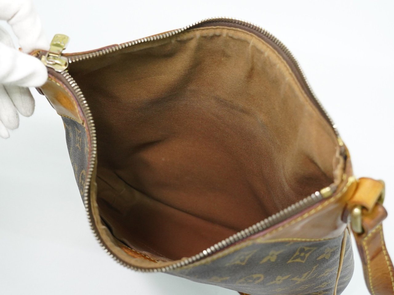 Louis Vuitton Odeon Monogram Canvas MM Bruin