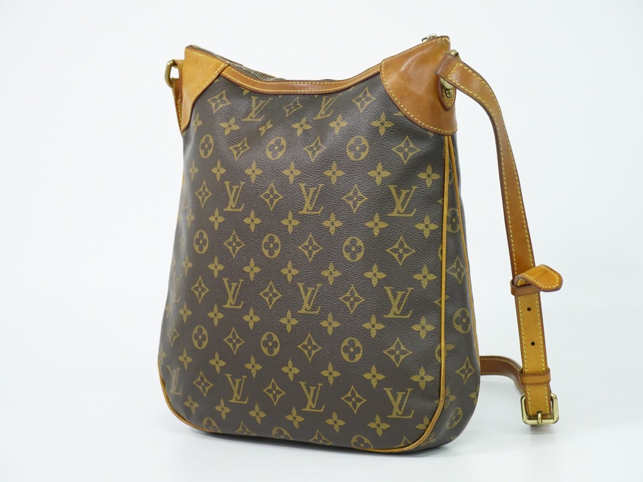 Louis Vuitton Odeon Monogram Canvas MM Bruin