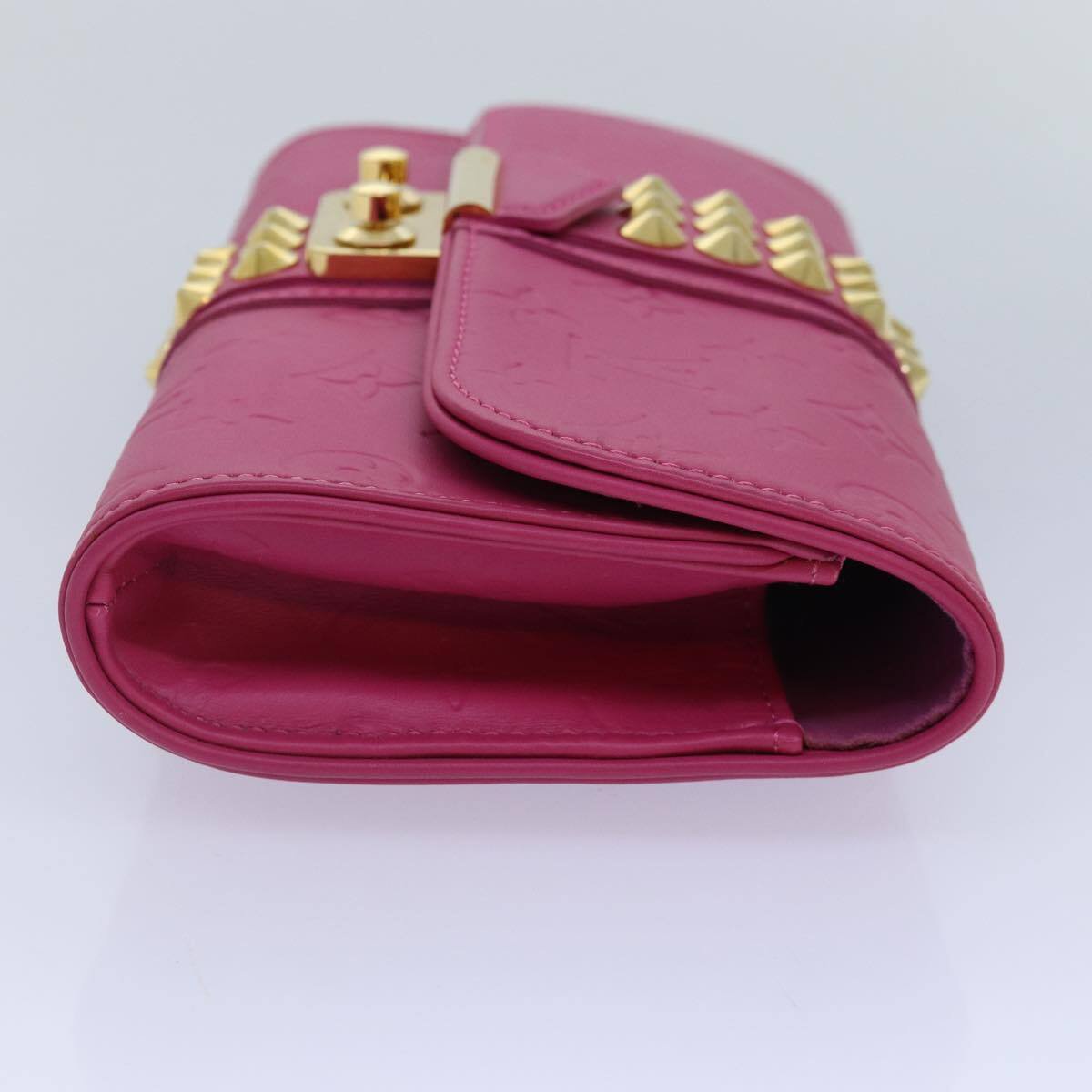 Louis Vuitton Louis Vuitton Courtney Clutch Embossed Leather Roze