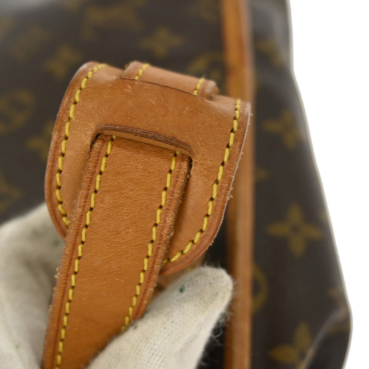 Louis Vuitton Louis Vuitton Sac Gibeciere Messenger Bag Monogram Canvas MM Bruin