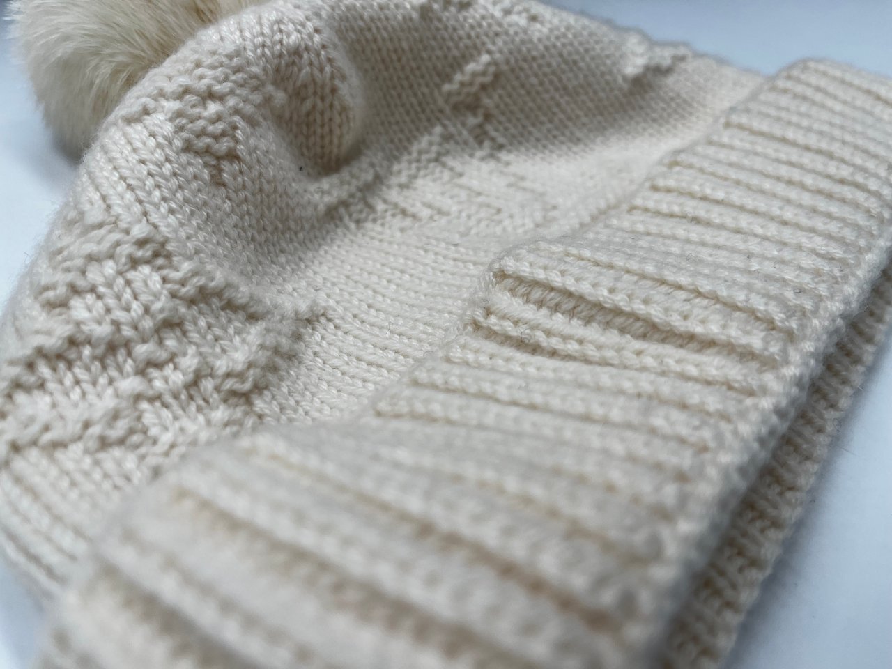 Louis Vuitton Louis Vuitton Bonnet Beanie Cachemire medium Wit