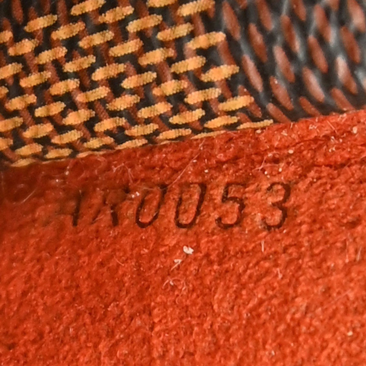 Louis Vuitton Sarria Damier Horizontal Bruin
