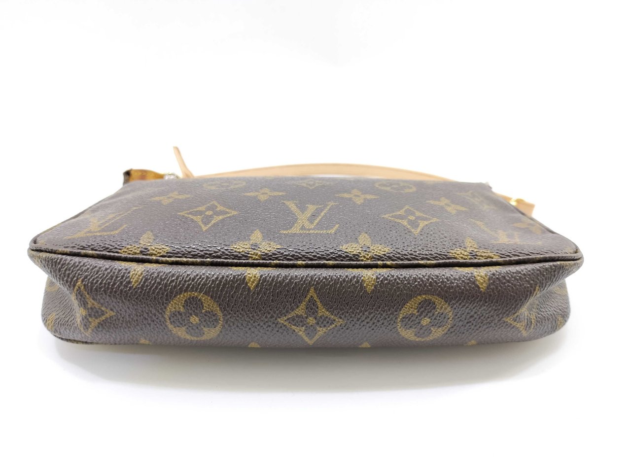 Louis Vuitton Pochette Accessoires Monogram Canvas Medium Bruin