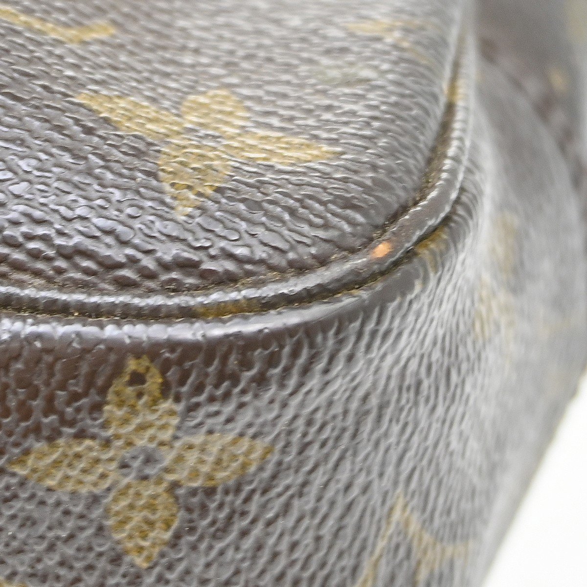 Louis Vuitton Trousse Toilette Monogram Canvas 23 Bruin