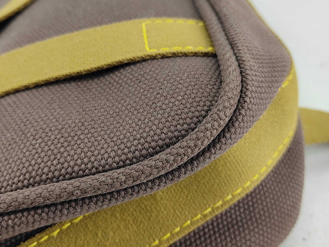 Louis Vuitton Antigua Besace Messenger Canvas Bruin