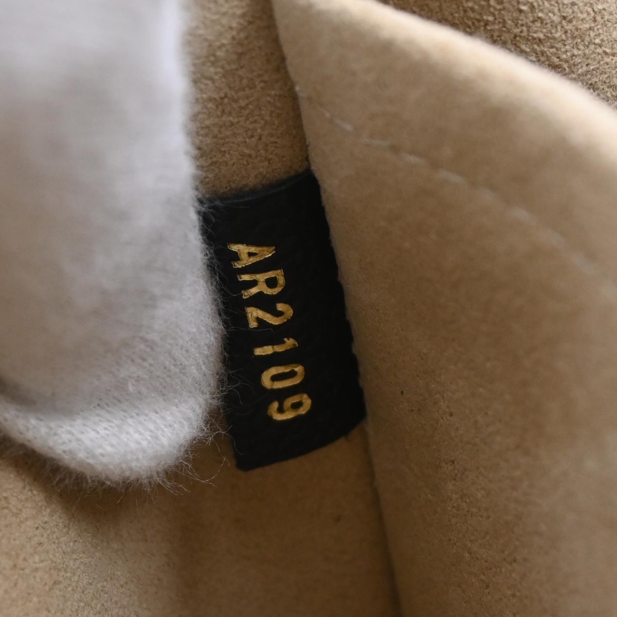 Louis Vuitton Louis Vuitton Marignan Handbag Monogram Empreinte Leather Zwart