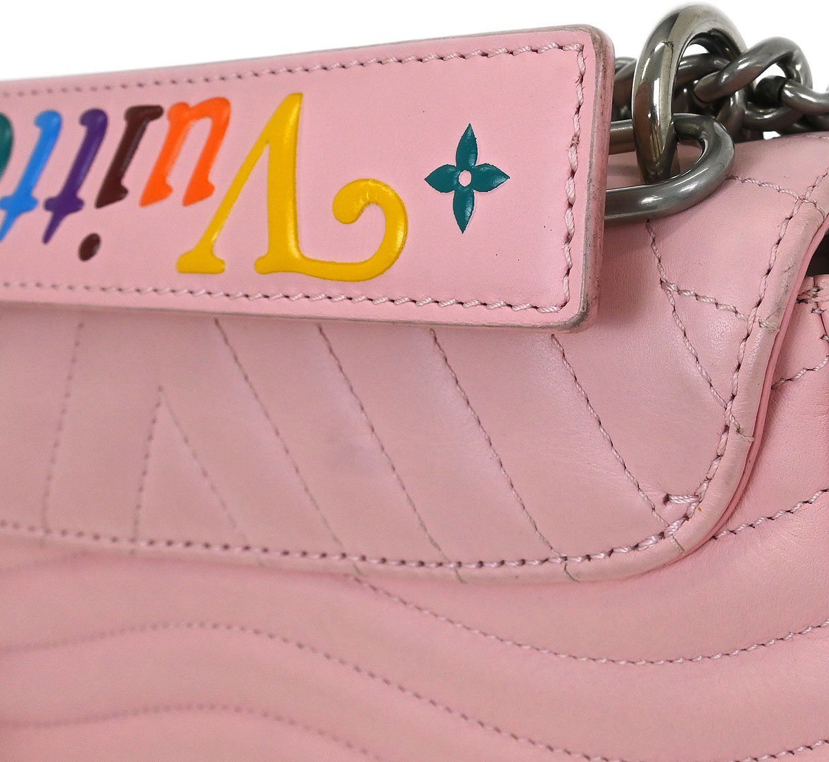 Louis Vuitton Louis Vuitton New Wave Chain Bag Quilted Leather MM Roze