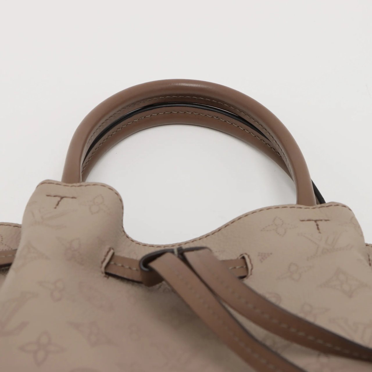 Louis Vuitton Hina Handbag Mahina Leather PM Beige