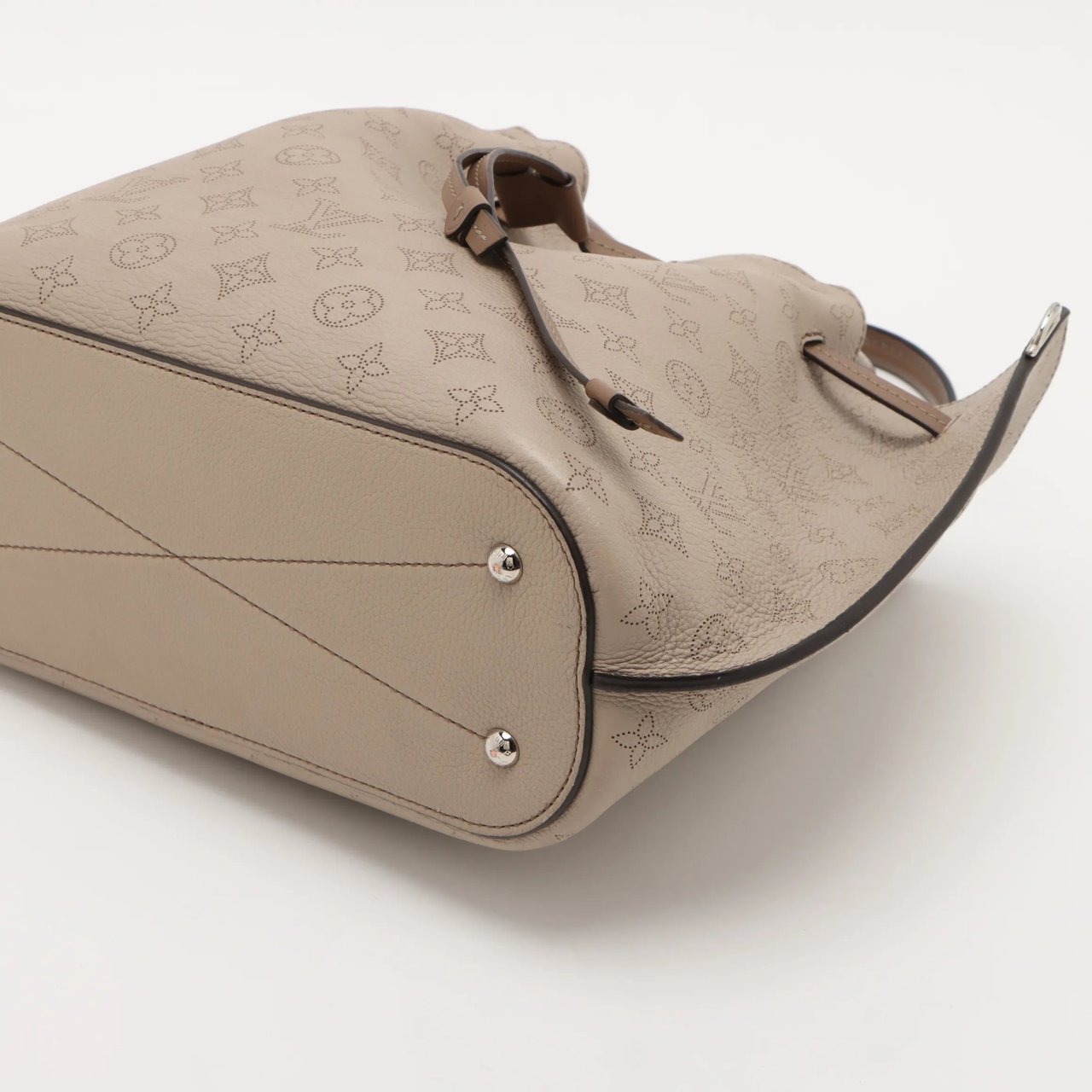 Louis Vuitton Hina Handbag Mahina Leather PM Beige