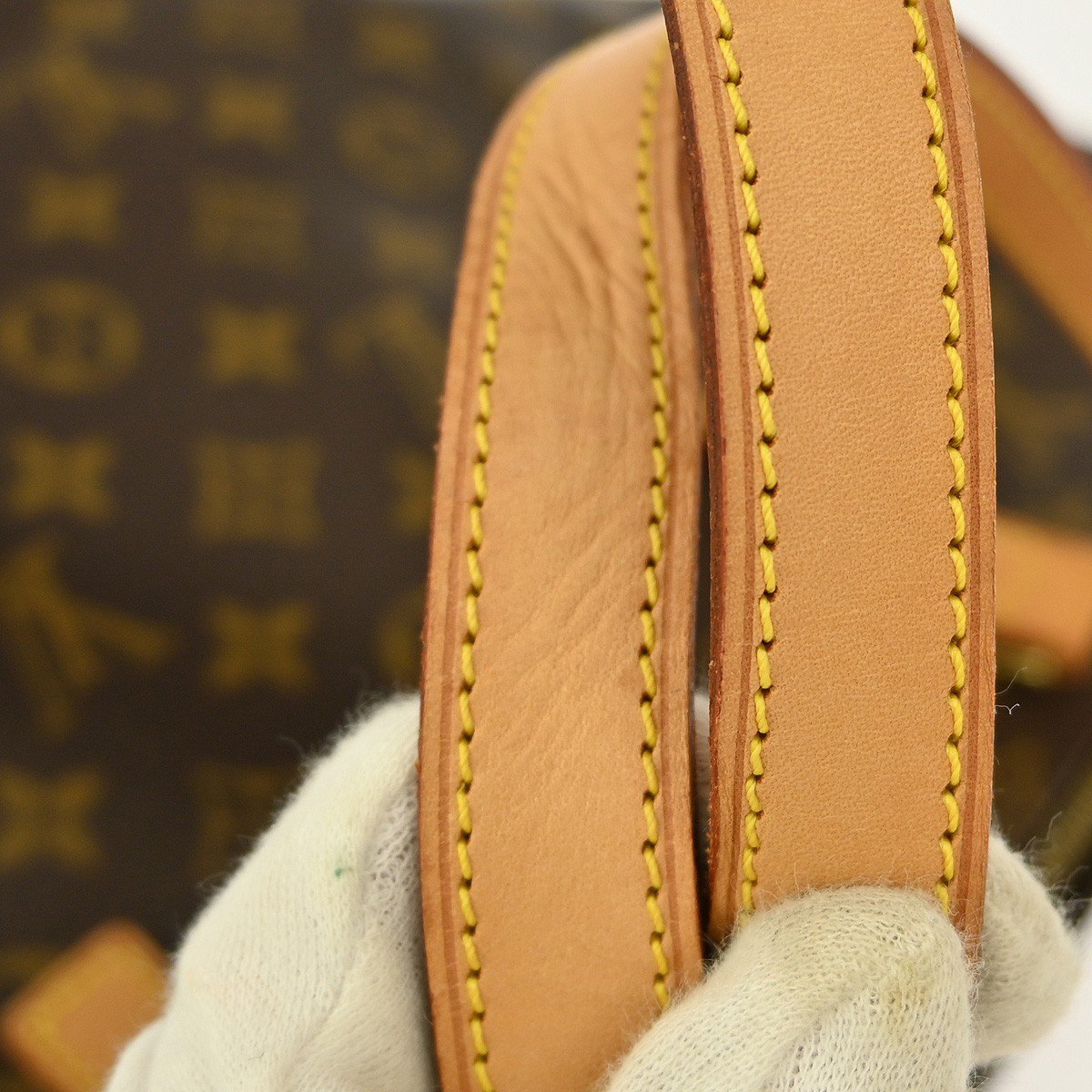 Louis Vuitton Louis Vuitton Cabas Mezzo Monogram Canvas Bruin