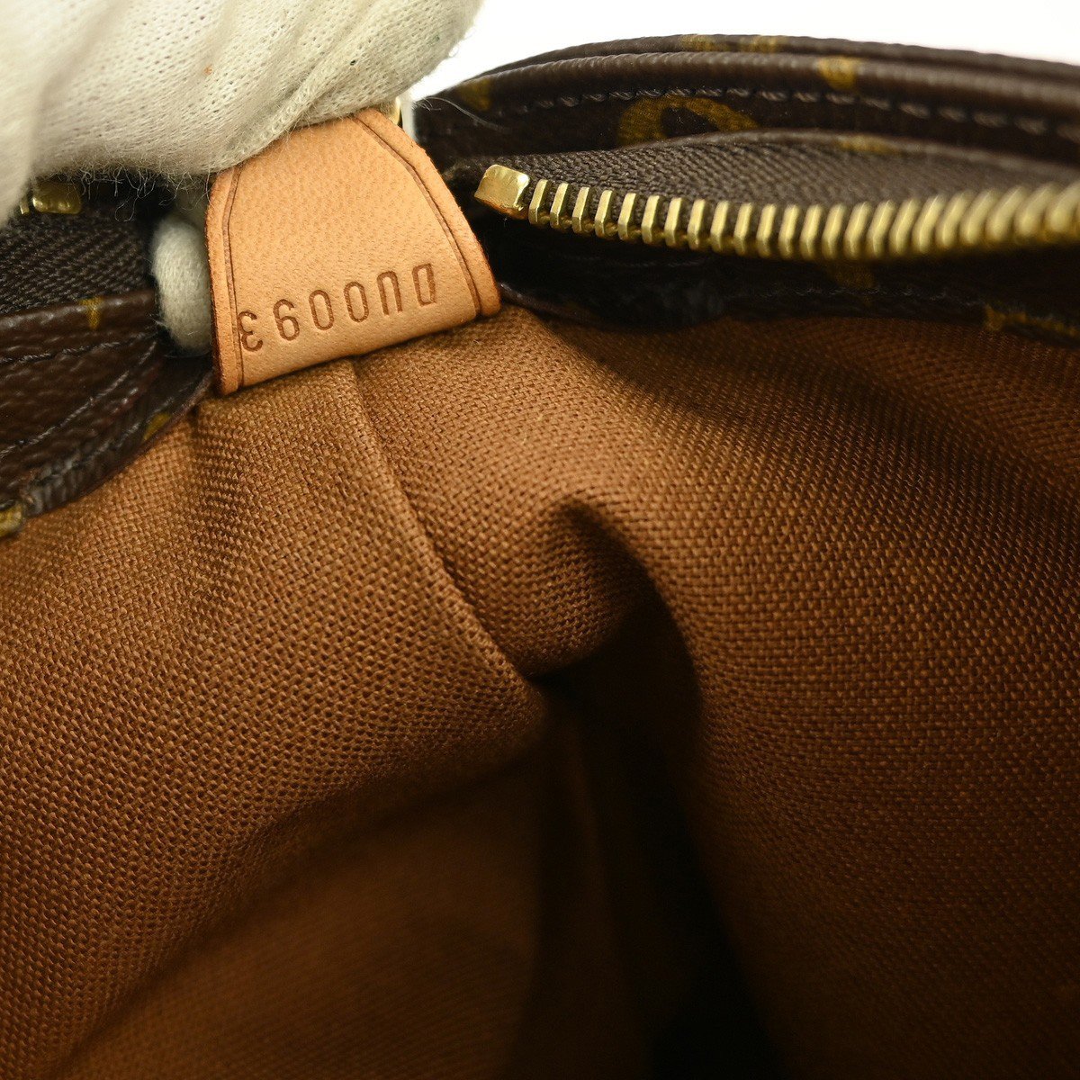 Louis Vuitton Louis Vuitton Cabas Mezzo Monogram Canvas Bruin