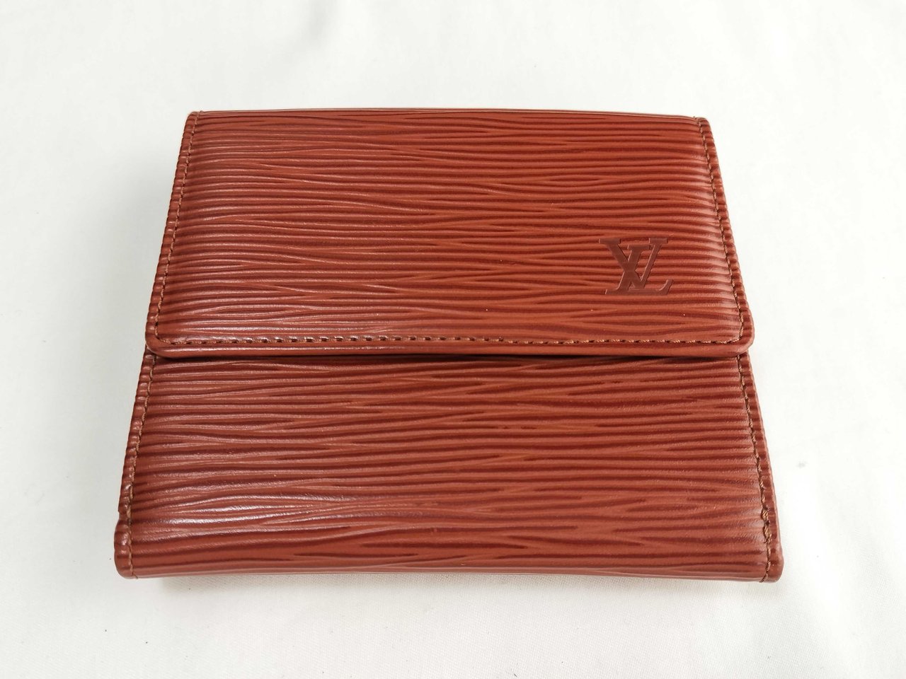 Louis Vuitton Louis Vuitton Trifold Card Holder Epi Rood