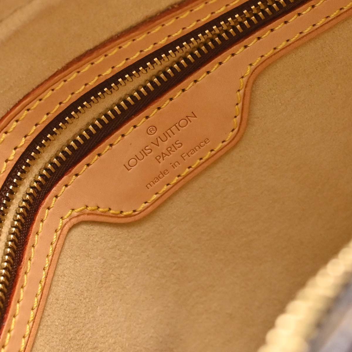 Louis Vuitton Monogram Looping Monogram Canvas MM Bruin