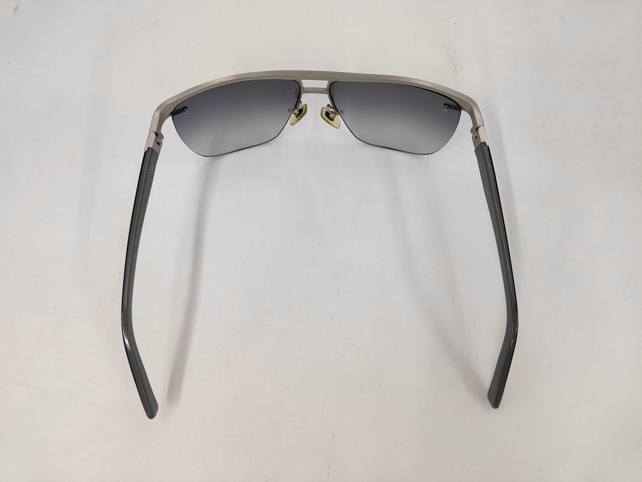 Louis Vuitton LV Sunglasses Metal Square Metal Grijs