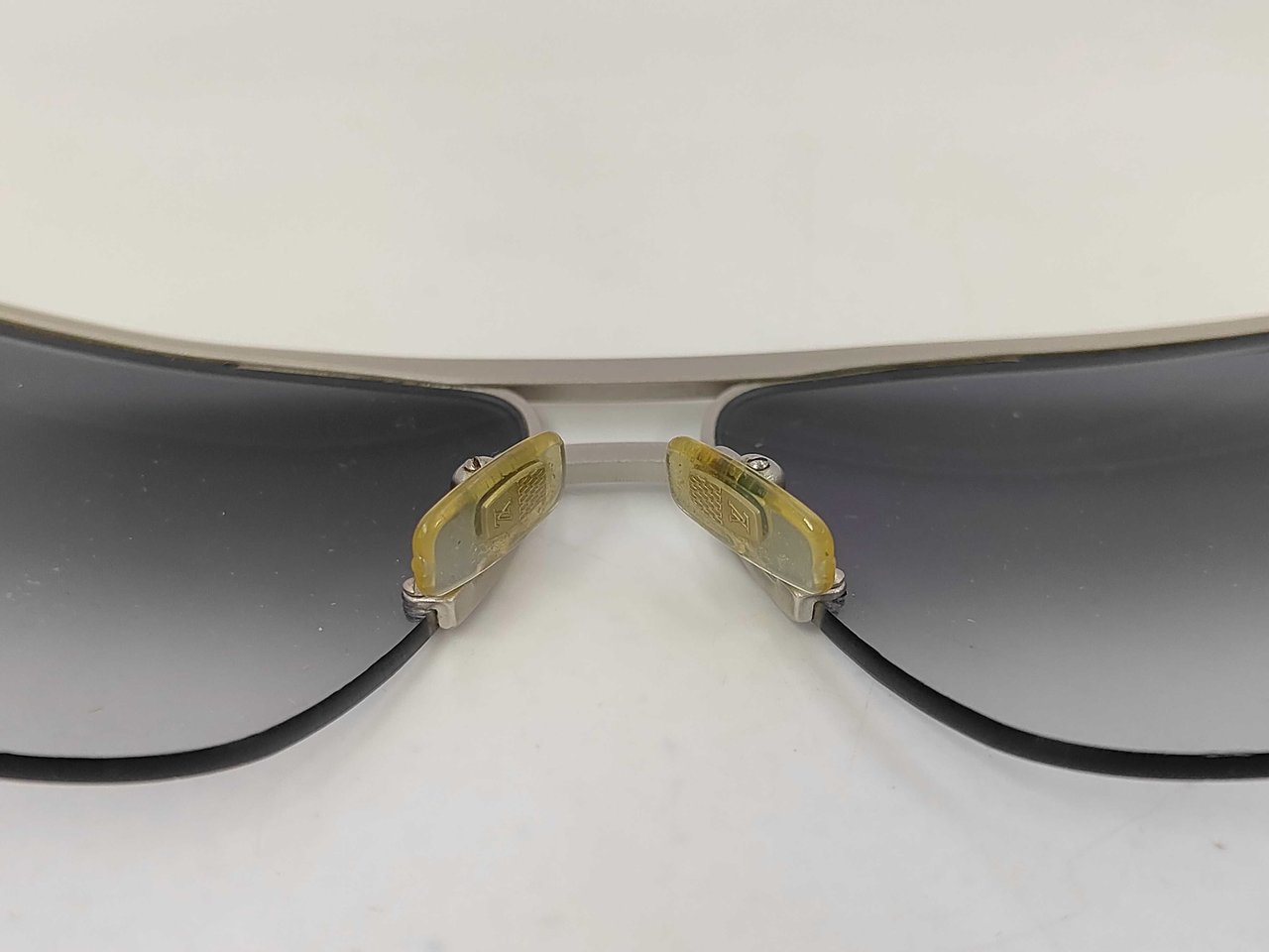 Louis Vuitton LV Sunglasses Metal Square Metal Grijs