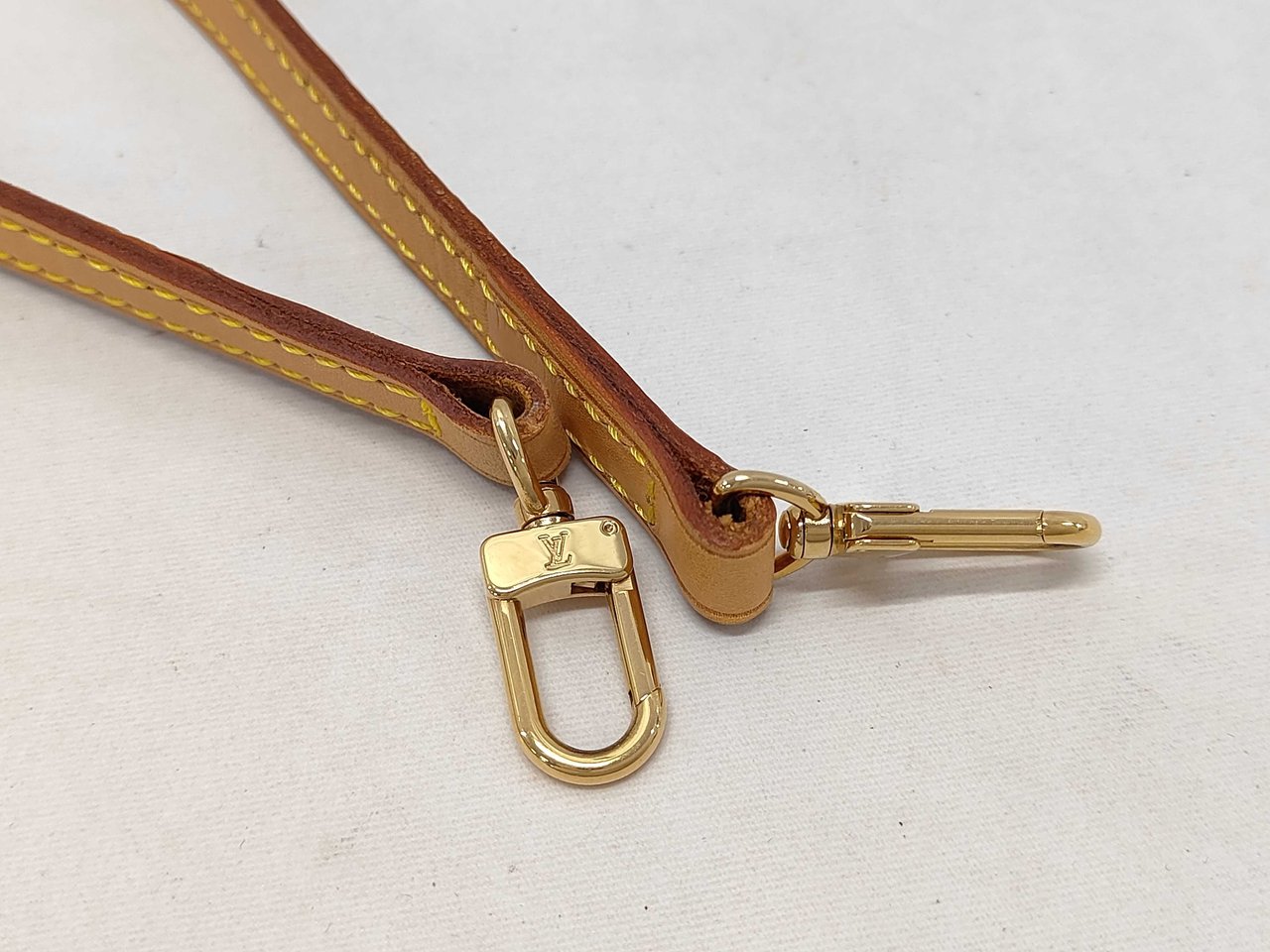 Louis Vuitton Favorite Shoulder Strap Vachetta Leather Bruin