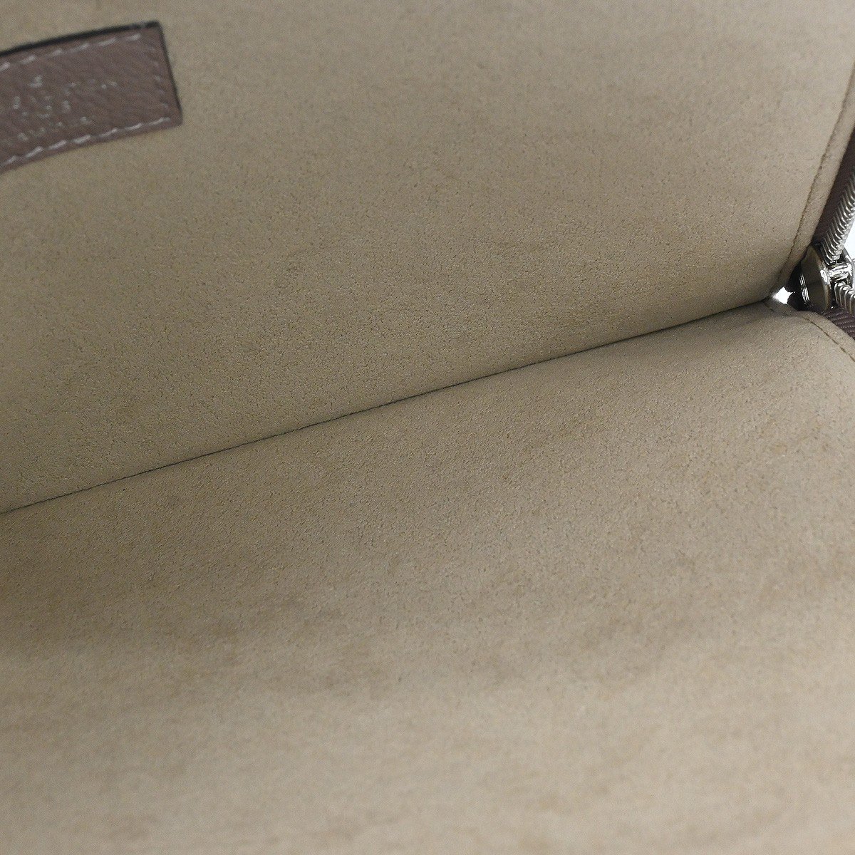 Louis Vuitton Zip Around Pochette Jour Leather PM Beige