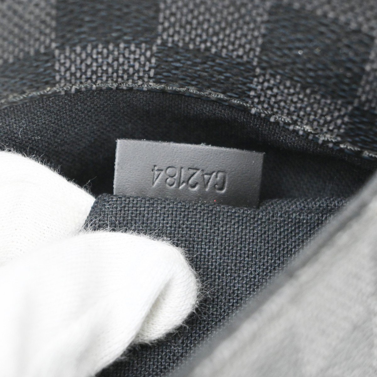 Louis Vuitton District Messenger Damier Graphite MM Zwart