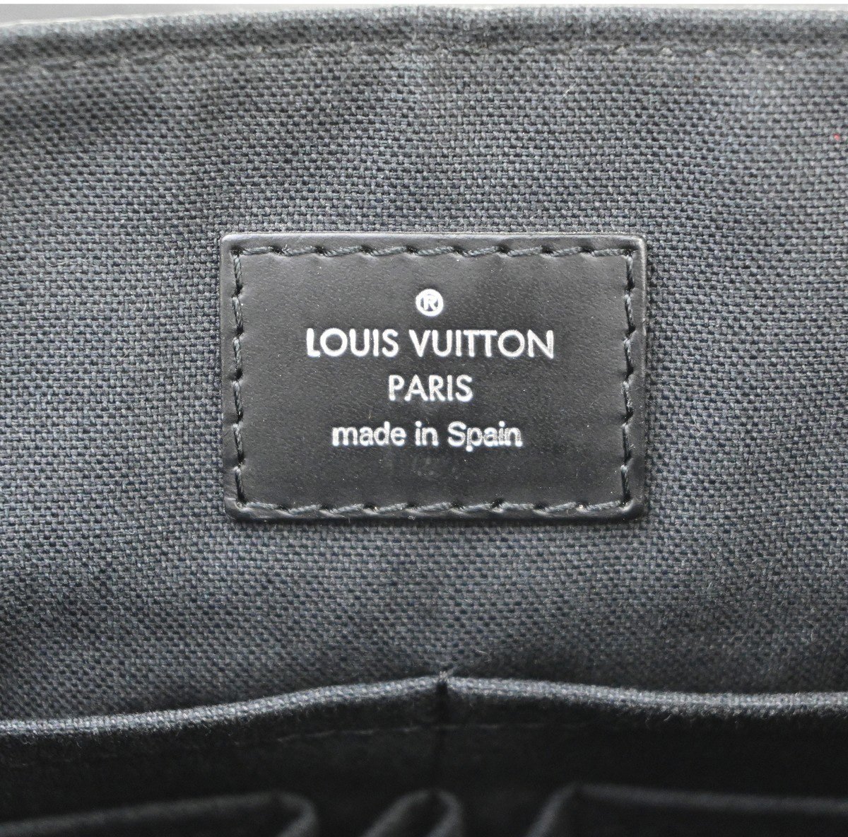 Louis Vuitton District Messenger Damier Graphite MM Zwart