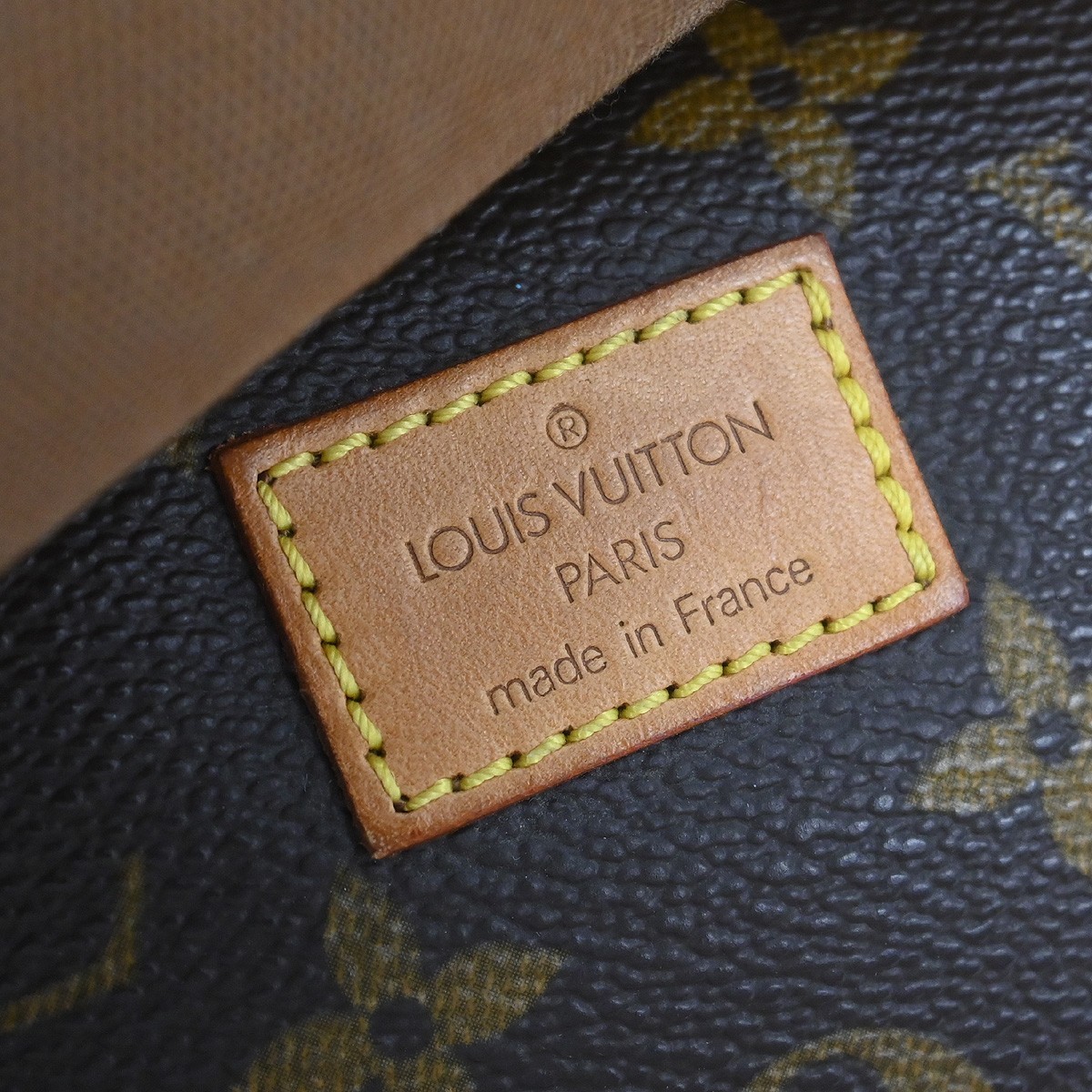 Louis Vuitton Louis Vuitton Saumur Handbag Monogram Canvas Bruin
