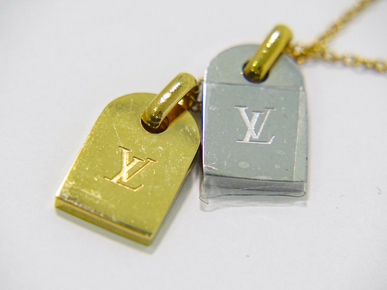 Louis Vuitton Louis Vuitton Nanogram Name Tag Pendant Necklace Metal Goud