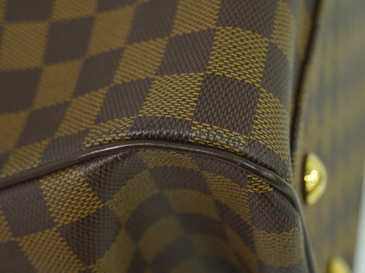 Louis Vuitton Louis Vuitton Trevi Handbag Damier GM Bruin