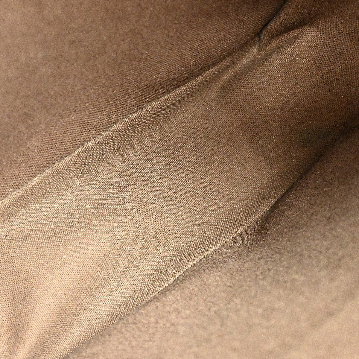 Louis Vuitton Louis Vuitton Trotteur Beaubourg Handbag Damier Bruin