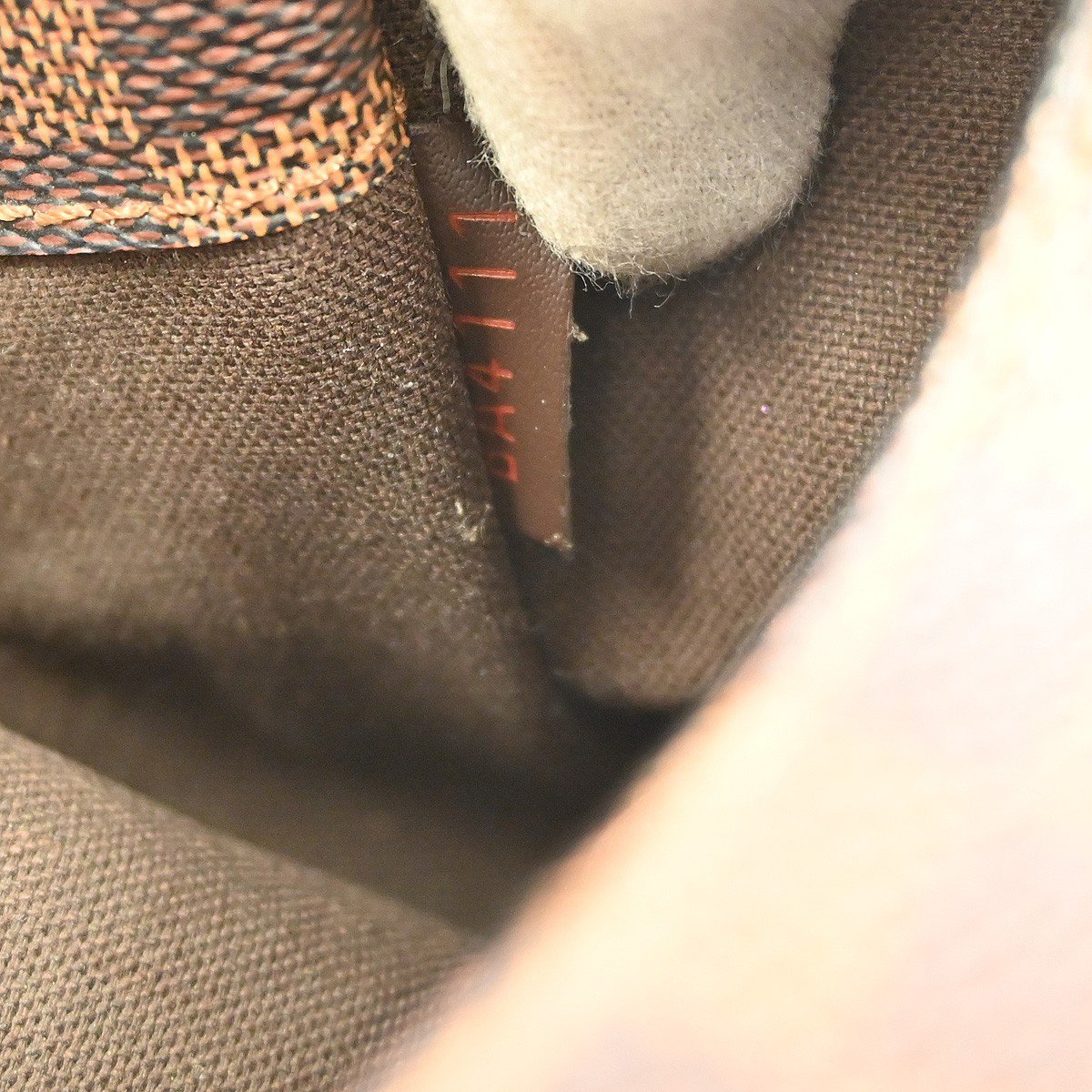 Louis Vuitton Louis Vuitton Trotteur Beaubourg Handbag Damier Bruin