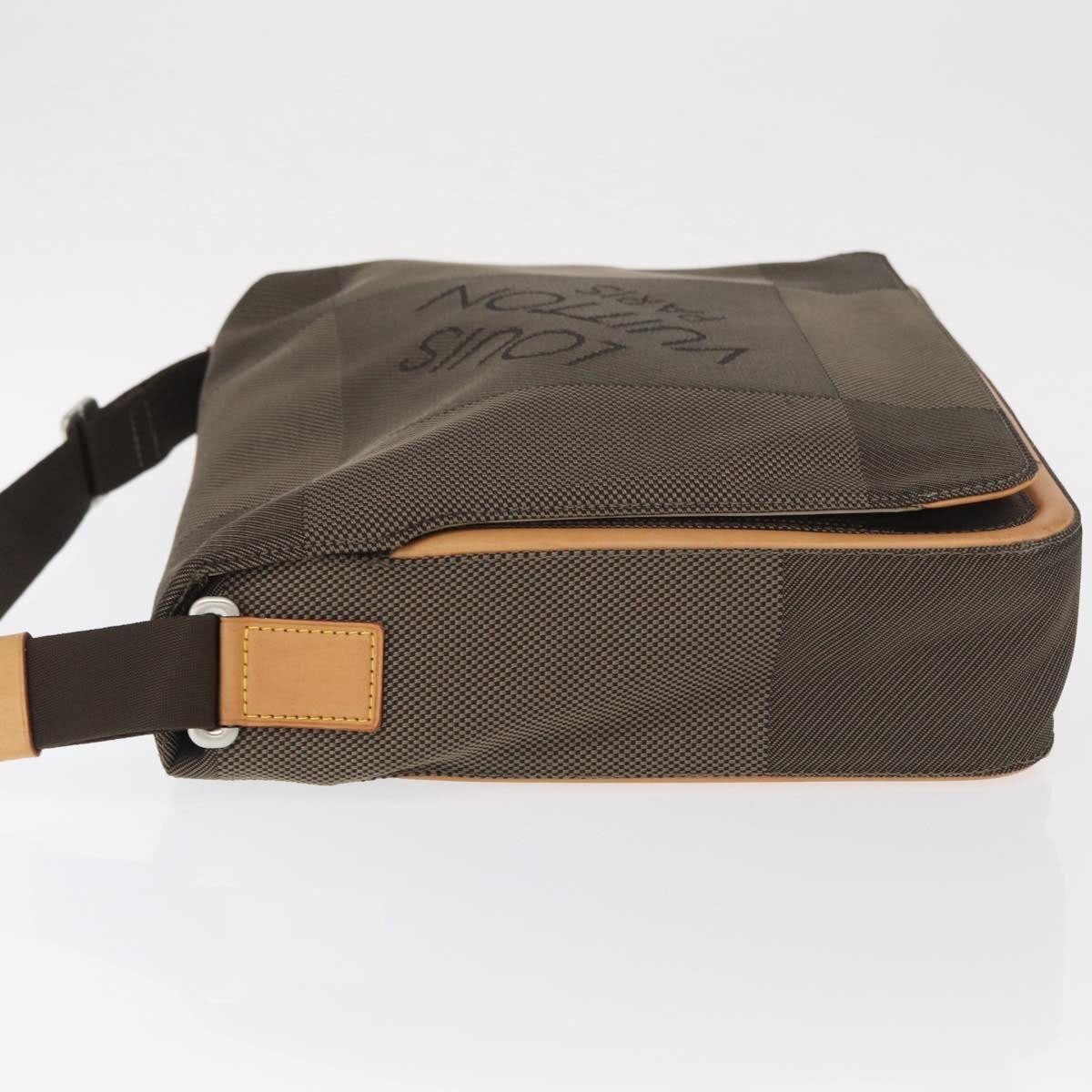 Louis Vuitton Louis Vuitton Terre Messenger Bag Damier Geant Canvas Bruin
