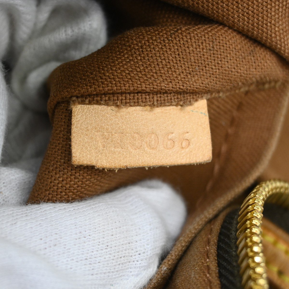 Louis Vuitton Lockit Handbag Monogram Canvas Horizontal Bruin